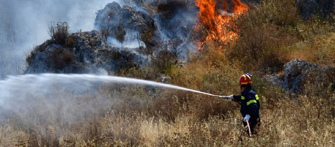 Υπό μερικό έλεγχο η φωτιά στο Βαρθολομιό - Μεγάλη η κινητοποίηση της πυροσβεστικής (upd)